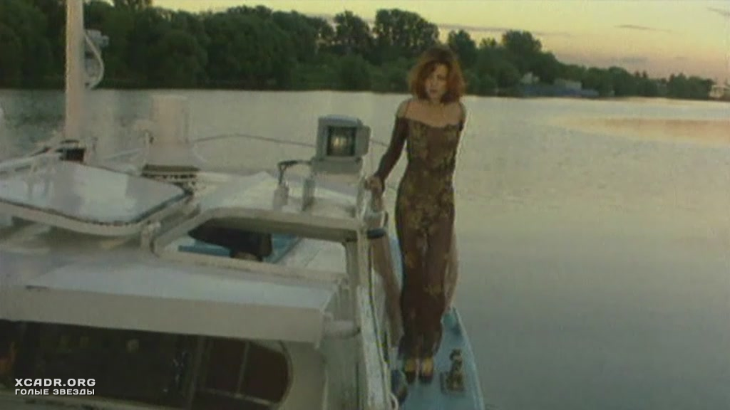 Сексуальная Анна Михалкова – Небо В Алмазах 1999