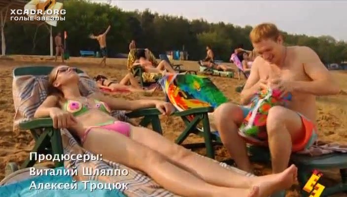 Анжелика Каширина И Евгения Крегжде Развлекаются На Пляже – Даёшь Молодёжь! 2009