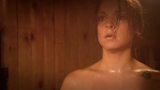 Светлана Антонова красуется на фото с голой грудью