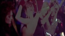 Анастасия Цветаева топлесс танцует в клубе