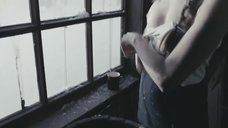 1. Голая грудь Виктории Романенко – Искупление (2011)