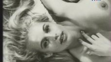 1. Секс символ Елена Кондулайнен в передаче «Секс с Анфисой Чеховой» 