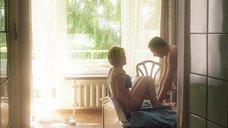 9. Секс сцена с Викторией Толстогановой – Выше неба (2019)