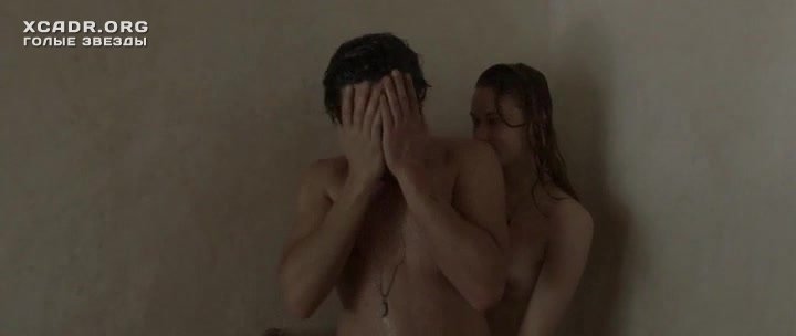 4. Сцена мастурбации с Макензи Ли в душе - Джеймс Уайт.