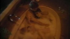 2. Эро сцена с Таней Робертс в ванне – Ночное наблюдение