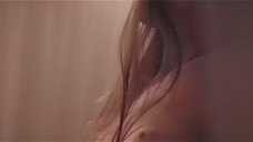 6. Секс сцена с молодой Анджелиной Джоли – Киборг 2: Стеклянная тень