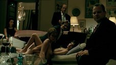 Групповая секс сцена с Данай Скиади и Катериной Цавалу