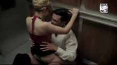 2. Секс с Никки Гриффин в лифте – Роковые красотки