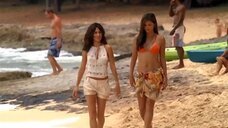 2. Горячие Келли Ху и Ванесса Марсил на пляже – Лас Вегас