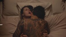 3. Секс сцена с Александрой Даддарио – Все оттенки Токио