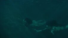 2. Сцена с голыми девушками под водой – Избранное Эдогавы Рампо: Ужасы обезображенного народа