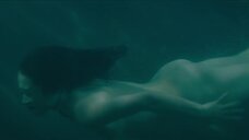 5. Сцена с голыми девушками под водой – Избранное Эдогавы Рампо: Ужасы обезображенного народа