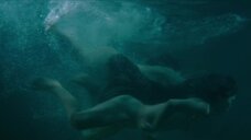 8. Сцена с голыми девушками под водой – Избранное Эдогавы Рампо: Ужасы обезображенного народа