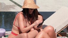 Ким Кардашьян, Кортни Кардашьян и Кендалл Дженнер в купальниках