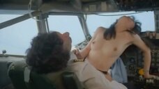 12. Мишель Сиу занимается сексом с пилотом в самолете – Любовный круг