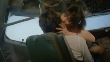 8. Мишель Сиу занимается сексом с пилотом в самолете – Любовный круг