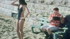 2. Девушки на пляже – Шоу Бенни Хилла