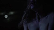 6. Секс сцена с Лаурой Гордон – Подводное течение (2018)