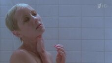 5. Кровавая сцена с Энн Хеч в душе – Психо (1998)