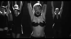 4. Lady Gaga в клипе Applause 