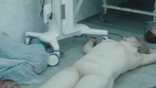 1. Сцена с голыми телами в больнице – Выжившие