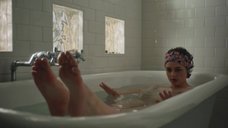 Лорен Эшли Картер в ванне