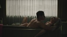 3. Эмма Томпсон занимается сексом с молодым парнем – Любовь по вызову
