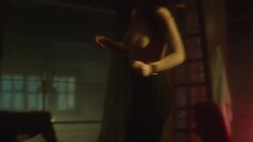 3. Секс сцена с Сидни Чендлер – Пистолет