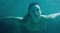 10. Голые девушки под водой – Посторонний (2019)