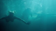 12. Голые девушки под водой – Посторонний (2019)