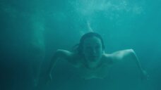 13. Голые девушки под водой – Посторонний (2019)