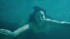 8. Голые девушки под водой – Посторонний (2019)