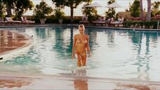 3. Секси Софи Монк в купальнике – Киносвидание
