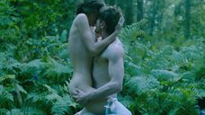 Горячий секс с Эммой Коррин в лесу