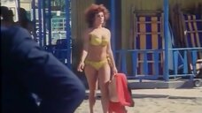 1. Кармен Руссо в купальнике – Посмотри какое солнце… Идём на пляж!