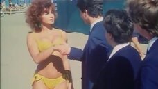 3. Кармен Руссо в купальнике – Посмотри какое солнце… Идём на пляж!