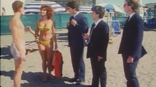 4. Кармен Руссо в купальнике – Посмотри какое солнце… Идём на пляж!