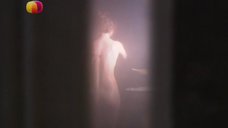 Виктория Исакова парится в бане