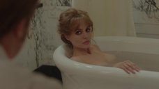2. Анджелина Джоли принимает ванну – Лазурный берег