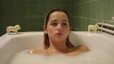 13. Эротическая сцена с Аной де Армас в ванне – За пригоршню поцелуев